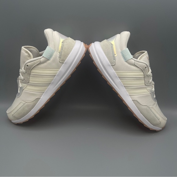 Adidas Women's Retrorun Running Shoe, ChalkWhite/Chalk White/Halo Mint, Size 9 - Picture 12 of 16